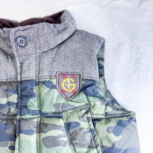 GAP Camo Puffer Vest with Gray Tweed Collar babyGAP - Picture 3 of 12